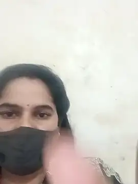 Snapshot of JULEE-740 chatting on November 19, 2025, 11:32 am JULEE-740 online show from November 19, 2025, 11:32 am