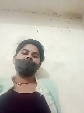 Snapshot of JULEE-740 chatting on December 4, 2025, 3:00 pm JULEE-740 online show from December 4, 2025, 3:00 pm