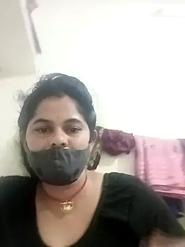 Snapshot of JULEE-740 chatting on October 27, 2025, 1:06 am JULEE-740 online show from October 27, 2025, 1:06 am