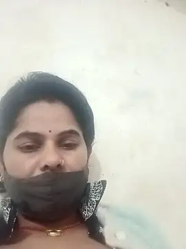 Snapshot of JULEE-740 chatting on November 30, 2025, 3:24 pm JULEE-740 online show from November 30, 2025, 3:24 pm