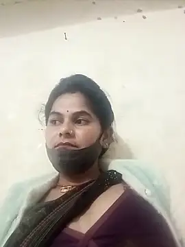 Snapshot of JULEE-740 chatting on December 3, 2025, 12:15 pm JULEE-740 online show from December 3, 2025, 12:15 pm