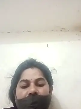 Snapshot of JULEE-740 chatting on December 14, 2025, 9:31 pm JULEE-740 online show from December 14, 2025, 9:31 pm