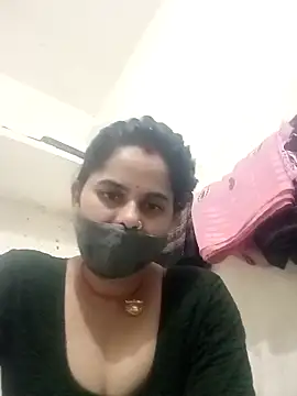 Snapshot of JULEE-740 chatting on October 30, 2025, 7:06 am JULEE-740 online show from October 30, 2025, 7:06 am