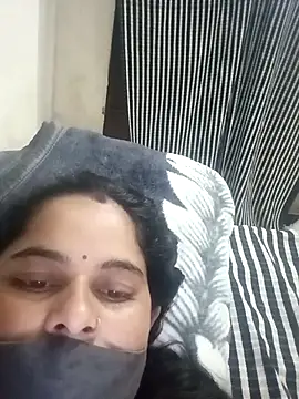 Snapshot of JULEE-740 chatting on October 25, 2025, 12:28 pm JULEE-740 online show from October 25, 2025, 12:28 pm