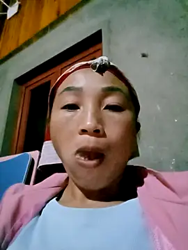 lucybaby00 online show from October 27, 2025, 10:49 am