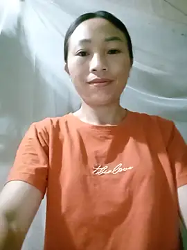 lucybaby00 online show from May 21, 2026, 10:29 pm