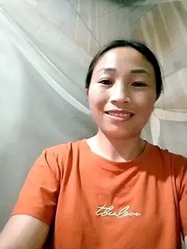 lucybaby00 online show from April 1, 2026, 11:33 am