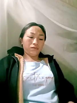 lucybaby00 online show from February 15, 2026, 10:20 pm