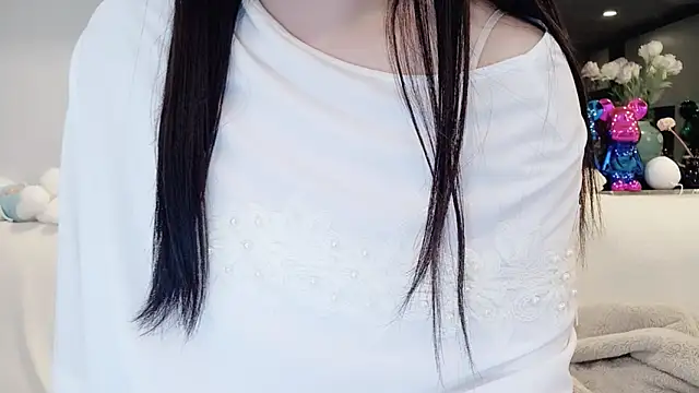 SweetTease2025 online show from March 12, 2026, 4:33 pm