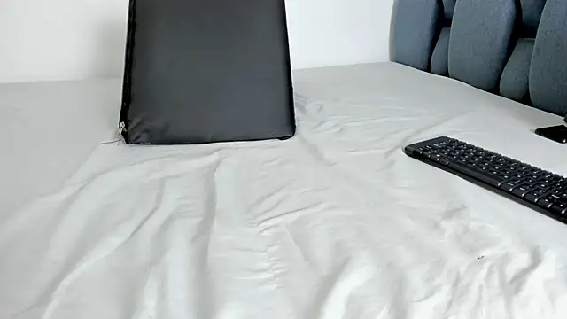 Snapshot of yourwife_anna chatting on October 30, 2025, 10:35 am yourwife anna online show from October 30, 2025, 10:35 am