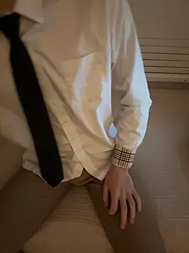 Snapshot of max_x_xine_ chatting on October 23, 2025, 3:00 pm max x xine online show from October 23, 2025, 3:00 pm