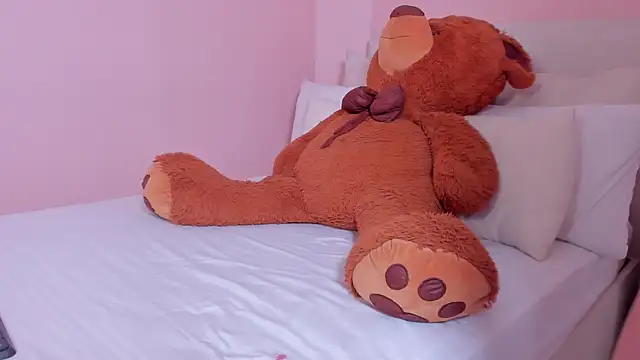 Snapshot of mae_lyra chatting on November 6, 2025, 9:30 pm mae lyra online show from November 6, 2025, 9:30 pm