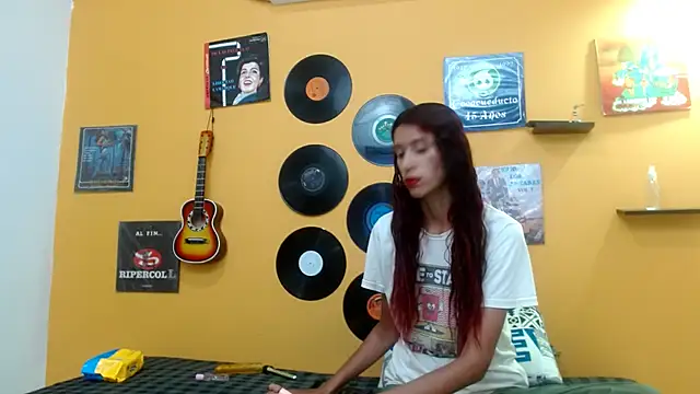 Snapshot of skinnyverus18 chatting on September 27, 2025, 7:09 pm skinnyverus18 online show from September 27, 2025, 7:09 pm