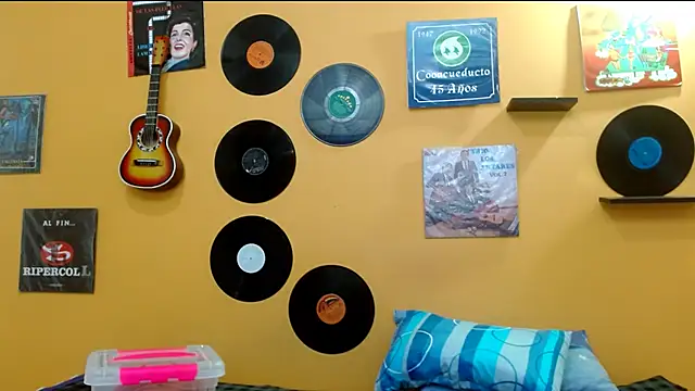 Snapshot of skinnyverus18 chatting on November 29, 2025, 7:14 pm skinnyverus18 online show from November 29, 2025, 7:14 pm