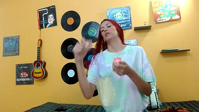 Snapshot of skinnyverus18 chatting on October 24, 2025, 7:02 pm skinnyverus18 online show from October 24, 2025, 7:02 pm