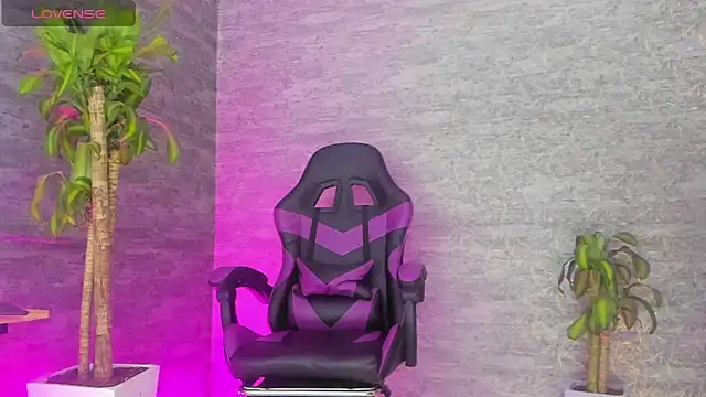 ArthurCox online show from September 23, 2025, 5:42 pm