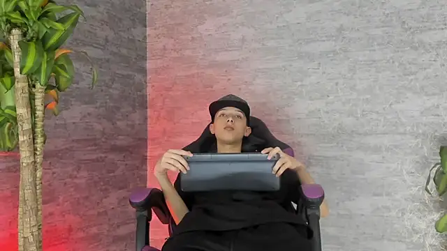 ArthurCox online show from September 21, 2025, 5:29 pm