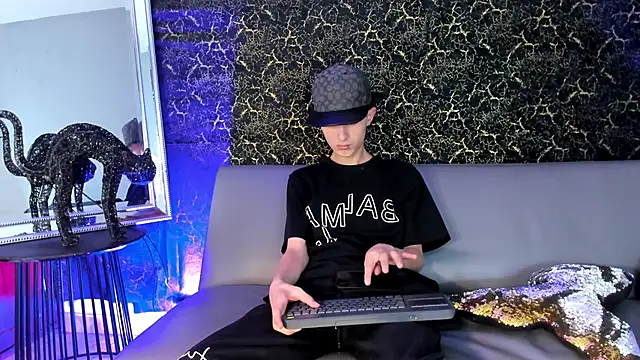 ArthurCox online show from October 17, 2025, 5:48 pm