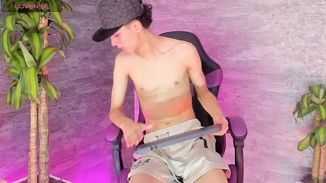 ArthurCox online show from September 16, 2025, 5:47 pm