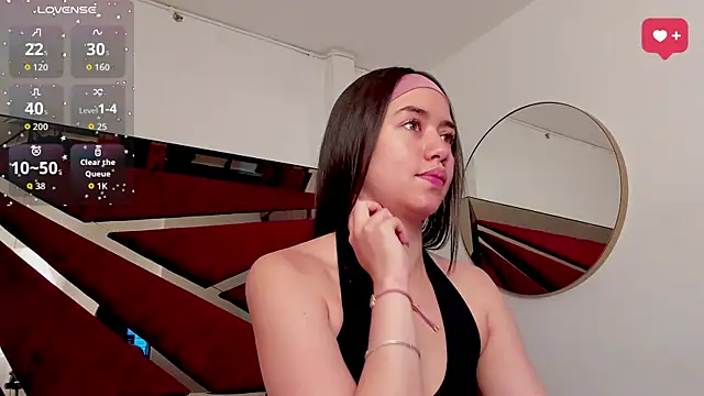 SaraWagner  online show from April 14, 2026, 12:04 am