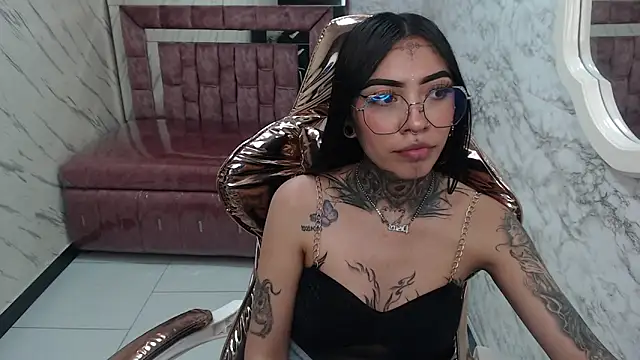 Snapshot of Ashley_Blum_v chatting on October 27, 2025, 8:10 pm Ashley Blum v online show from October 27, 2025, 8:10 pm