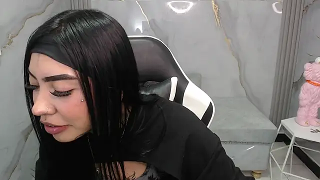 Snapshot of Ashley_Blum_v chatting on November 24, 2025, 8:09 pm Ashley Blum v online show from November 24, 2025, 8:09 pm