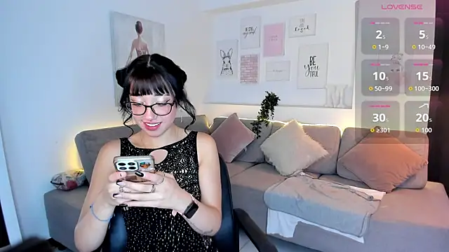 Miacorner  online show from November 12, 2025, 8:56 pm