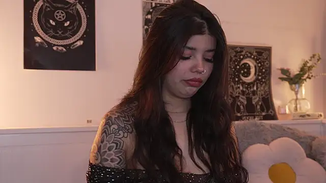 Snapshot of sophieee_art chatting on September 28, 2025, 12:50 am sophieee art online show from September 28, 2025, 12:50 am