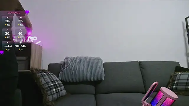 Snapshot of MilotheSwitch chatting on October 15, 2025, 5:54 pm MilotheSwitch online show from October 15, 2025, 5:54 pm