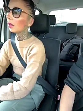 Snapshot of MilotheSwitch chatting on November 2, 2025, 3:06 pm MilotheSwitch online show from November 2, 2025, 3:06 pm