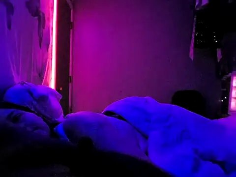 Snapshot of Dick2long87 chatting on March 16, 2026, 2:52 am Dick2long87 online show from March 16, 2026, 2:52 am