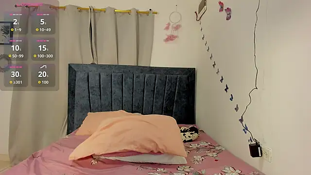 Snapshot of emmie_bunny chatting on September 17, 2025, 10:34 pm emmie bunny online show from September 17, 2025, 10:34 pm