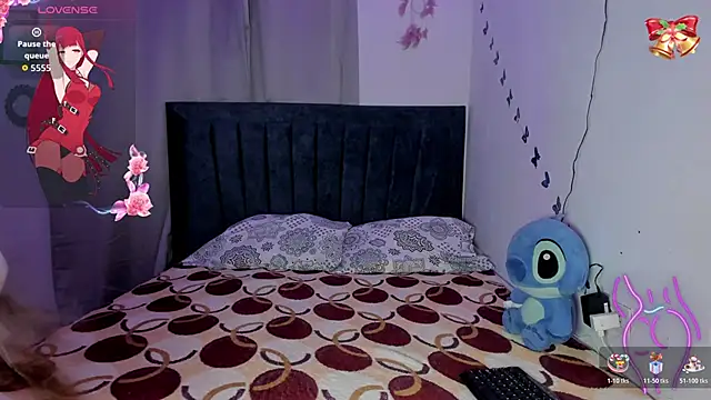 emmie bunny online show from December 17, 2025, 9:53 pm