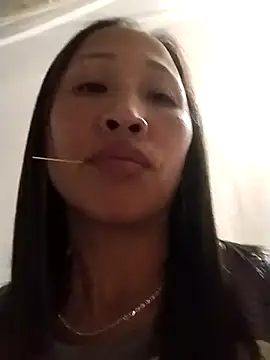 Snapshot of cute_love00 chatting on November 24, 2025, 10:15 am cute love00 online show from November 24, 2025, 10:15 am