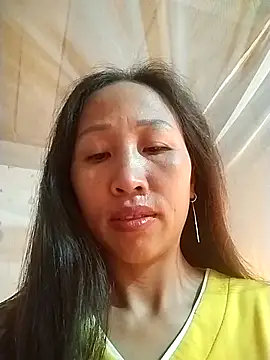 Snapshot of cute_love00 chatting on November 17, 2025, 9:41 pm cute love00 online show from November 17, 2025, 9:41 pm