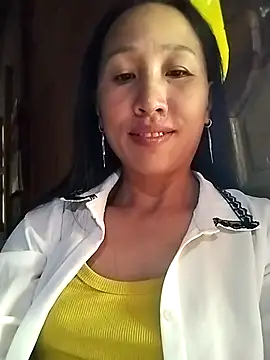 Snapshot of cute_love00 chatting on October 28, 2025, 5:50 am cute love00 online show from October 28, 2025, 5:50 am