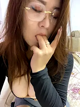 jiajia1060 online show from September 18, 2025, 12:57 am