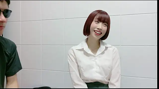 Snapshot of China_wedding chatting on November 21, 2025, 12:59 pm China wedding online show from November 21, 2025, 12:59 pm