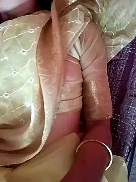 Snapshot of SpicyRoshni chatting on May 19, 2026, 7:48 am SpicyRoshni online show from May 19, 2026, 7:48 am