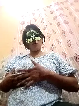 Cute radhaaa online show from October 11, 2025, 7:04 pm