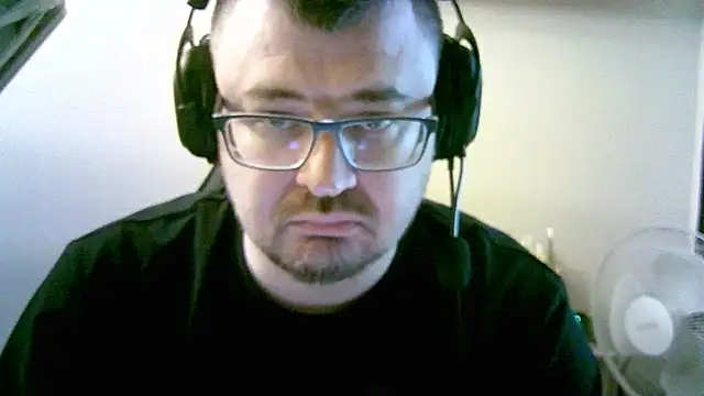 Snapshot of SirAbuser chatting on November 7, 2025, 7:35 am SirAbuser online show from November 7, 2025, 7:35 am