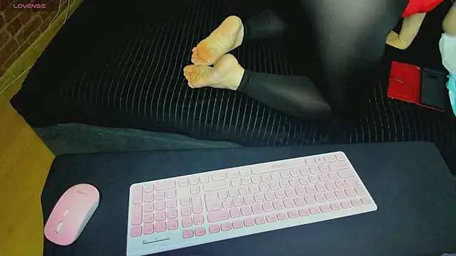 Cutiee Alicee online show from April 22, 2026, 7:53 pm