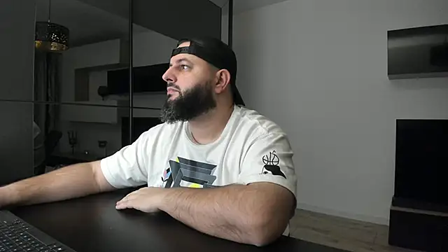 Snapshot of DravenPeak chatting on January 9, 2026, 7:54 pm DravenPeak online show from January 9, 2026, 7:54 pm