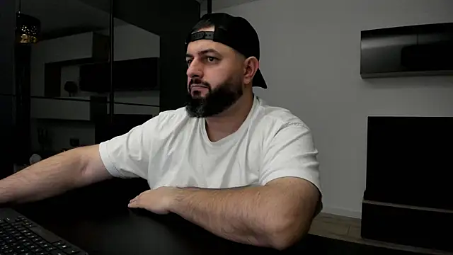 Snapshot of DravenPeak chatting on March 3, 2026, 11:01 pm DravenPeak online show from March 3, 2026, 11:01 pm