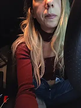 Snapshot of PetiteSecrets chatting on November 30, 2025, 6:30 pm PetiteSecrets online show from November 30, 2025, 6:30 pm