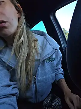 Snapshot of PetiteSecrets chatting on November 16, 2025, 3:17 pm PetiteSecrets online show from November 16, 2025, 3:17 pm