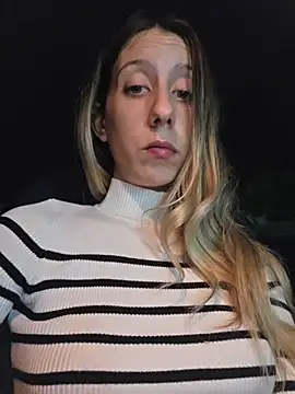 Snapshot of PetiteSecrets chatting on December 14, 2025, 8:47 pm PetiteSecrets online show from December 14, 2025, 8:47 pm