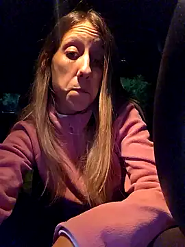 Snapshot of PetiteSecrets chatting on November 21, 2025, 6:29 pm PetiteSecrets online show from November 21, 2025, 6:29 pm