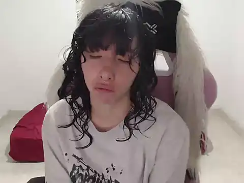 ScarlettShirahoshi online show from April 19, 2026, 5:14 pm