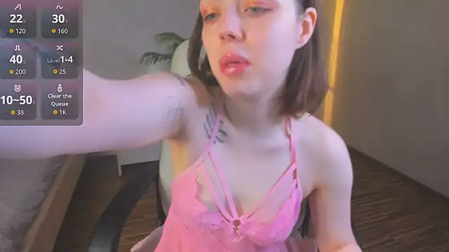 Lunar Lily online show from April 12, 2026, 5:33 am